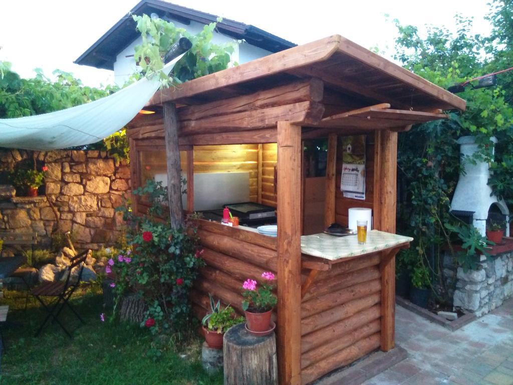 Osterija Na Planinci Bed & Breakfast Divaca Ngoại thất bức ảnh